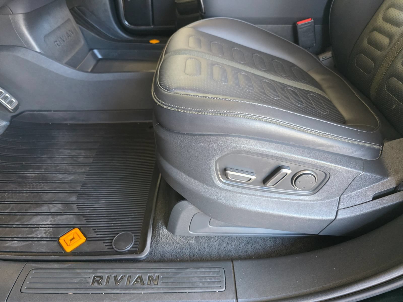 Used 2024 Rivian R1S Adventure Quad AWD/4WD image 26
