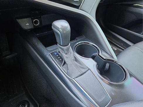 Used 2020 Toyota Camry SE w/ Convenience Package FWD image 25