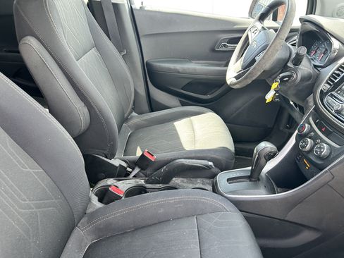 Used 2019 Chevrolet Trax LT AWD/4WD image 12