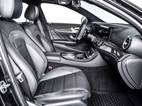 Used 2021 Mercedes-Benz E 53 AMG 4MATIC Sedan image 23