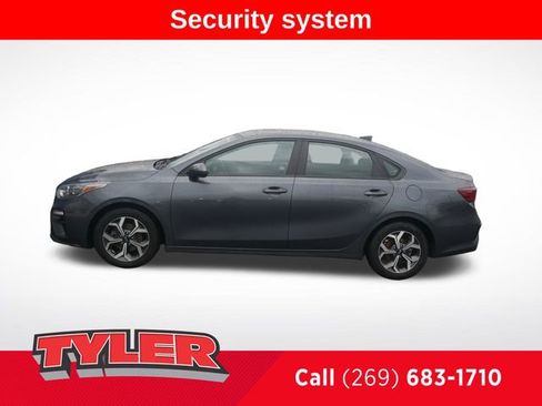 Used 2021 Kia Forte LXS FWD image 4