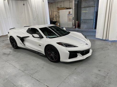 Used 2023 Chevrolet Corvette Z06 RWD image 8