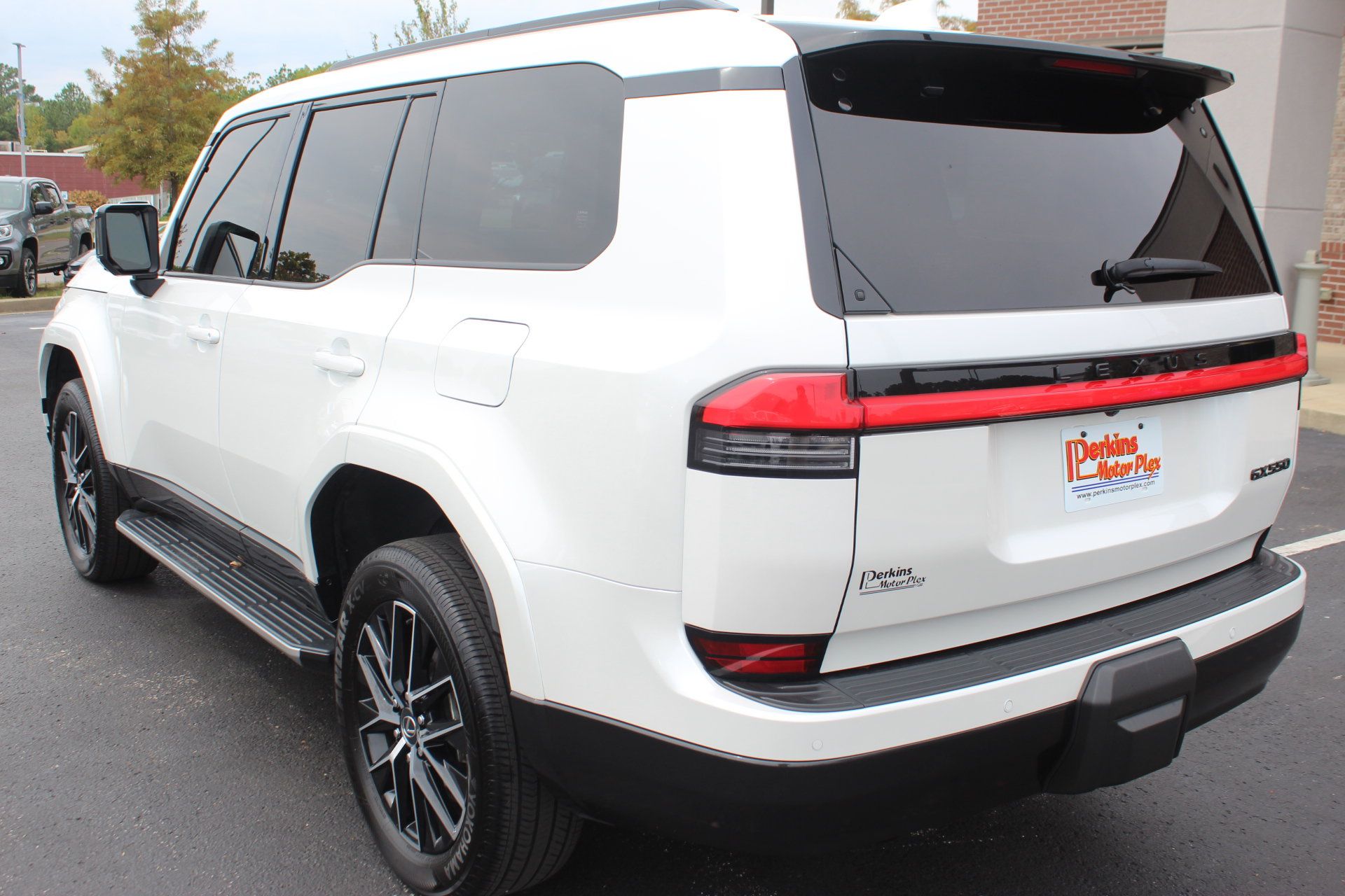 Used 2024 Lexus GX 550 w/ Accessory Package (Z1) AWD/4WD image 8
