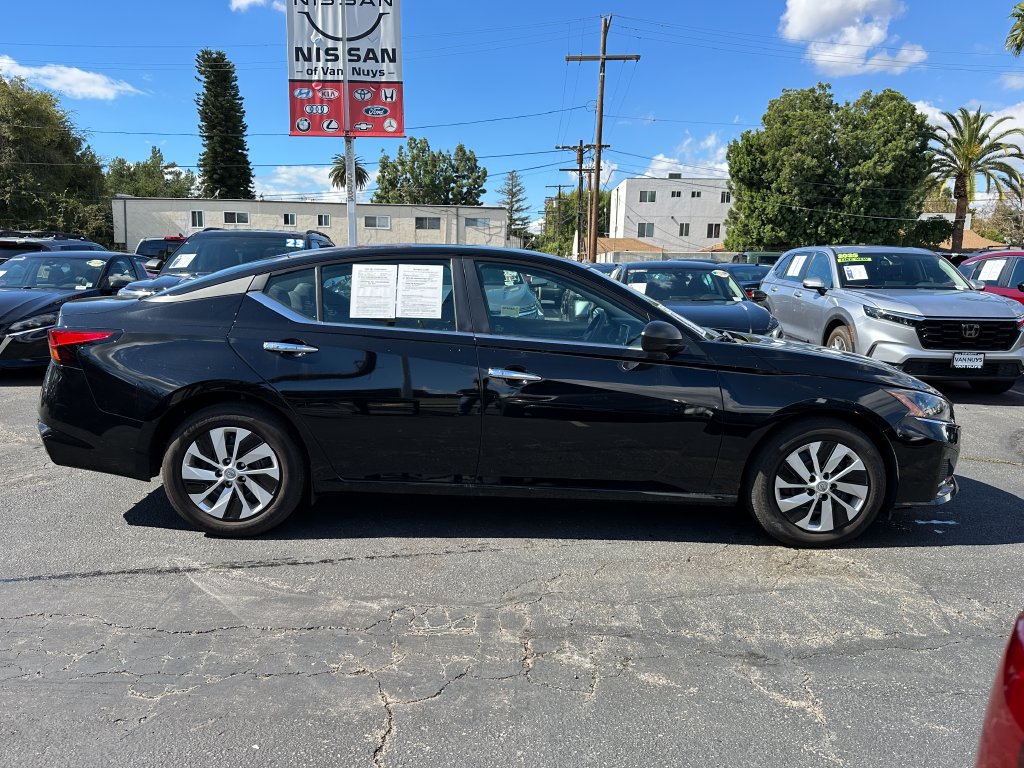 Used 2025 Nissan Altima 2.5 S FWD image 9
