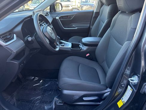 Used 2025 Toyota RAV4 LE image 31