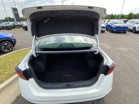 Used 2021 Nissan Altima 2.5 SR FWD image 9