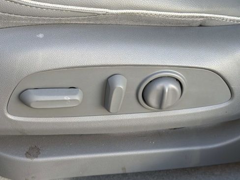 Used 2022 Chevrolet Bolt EUV Premier w/ Sun & Sound Package image 21