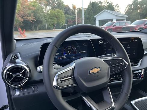 New 2026 Chevrolet Equinox LT w/ Safety and Technology Package image 13