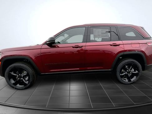 New 2026 Jeep Grand Cherokee Limited image 3