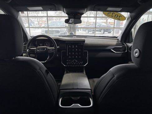 Used 2025 GMC Acadia Elevation image 19