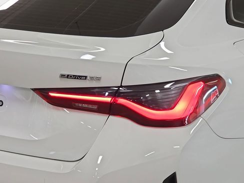 Certified 2023 BMW i4 eDrive35 image 33