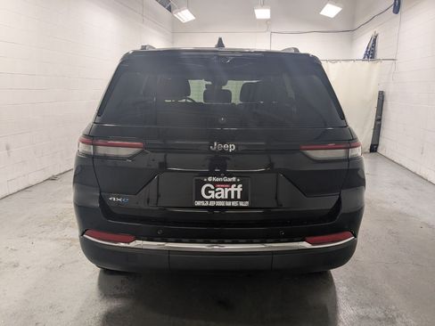 Used 2022 Jeep Grand Cherokee Limited 4xe w/ Luxury Tech Group II AWD/4WD image 8