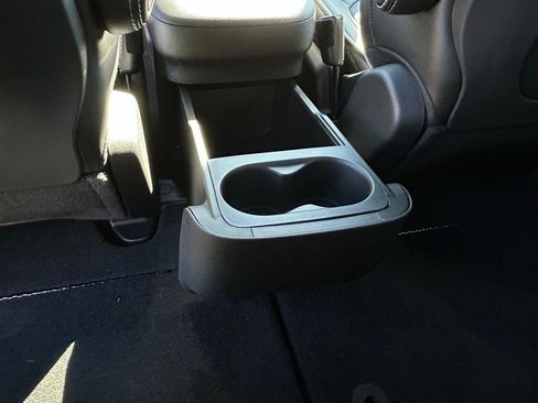 New 2026 Chrysler Pacifica Limited w/ Uconnect Theater Family Group image 32