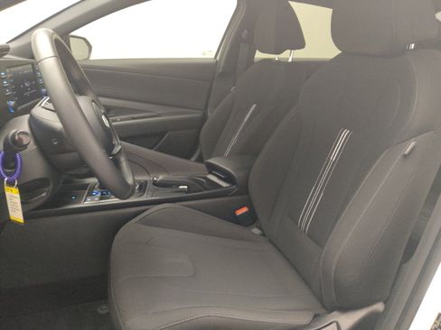 Used 2025 Hyundai Elantra Sport FWD image 17