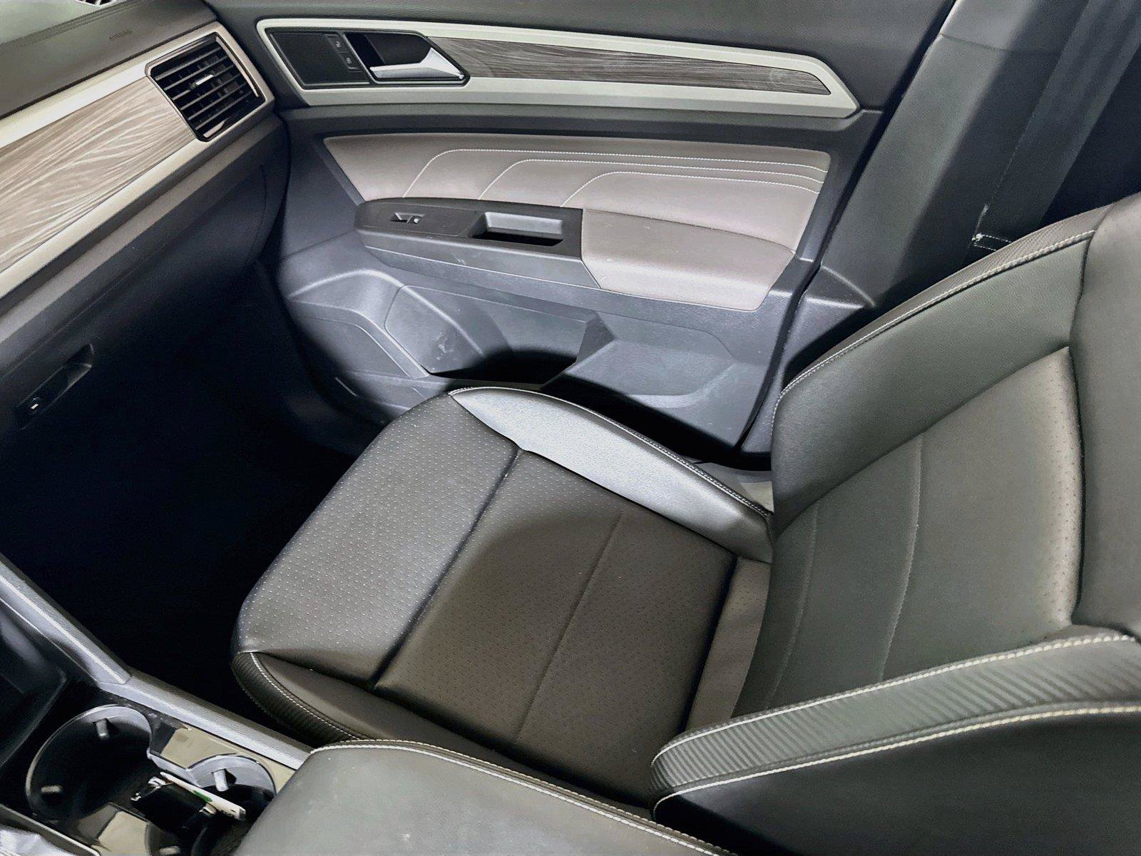 Used 2023 Volkswagen Atlas Cross Sport SE w/ Panoramic Sunroof Package FWD image 20