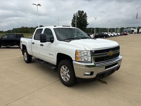 Used 2014 Chevrolet Silverado 2500 LT w/ Interior Plus Package AWD/4WD image 8