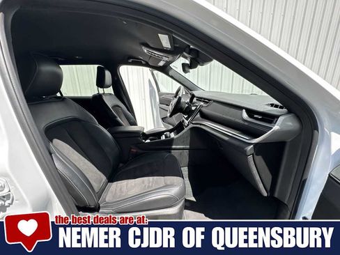 Used 2023 Jeep Grand Cherokee L Laredo AWD/4WD image 24