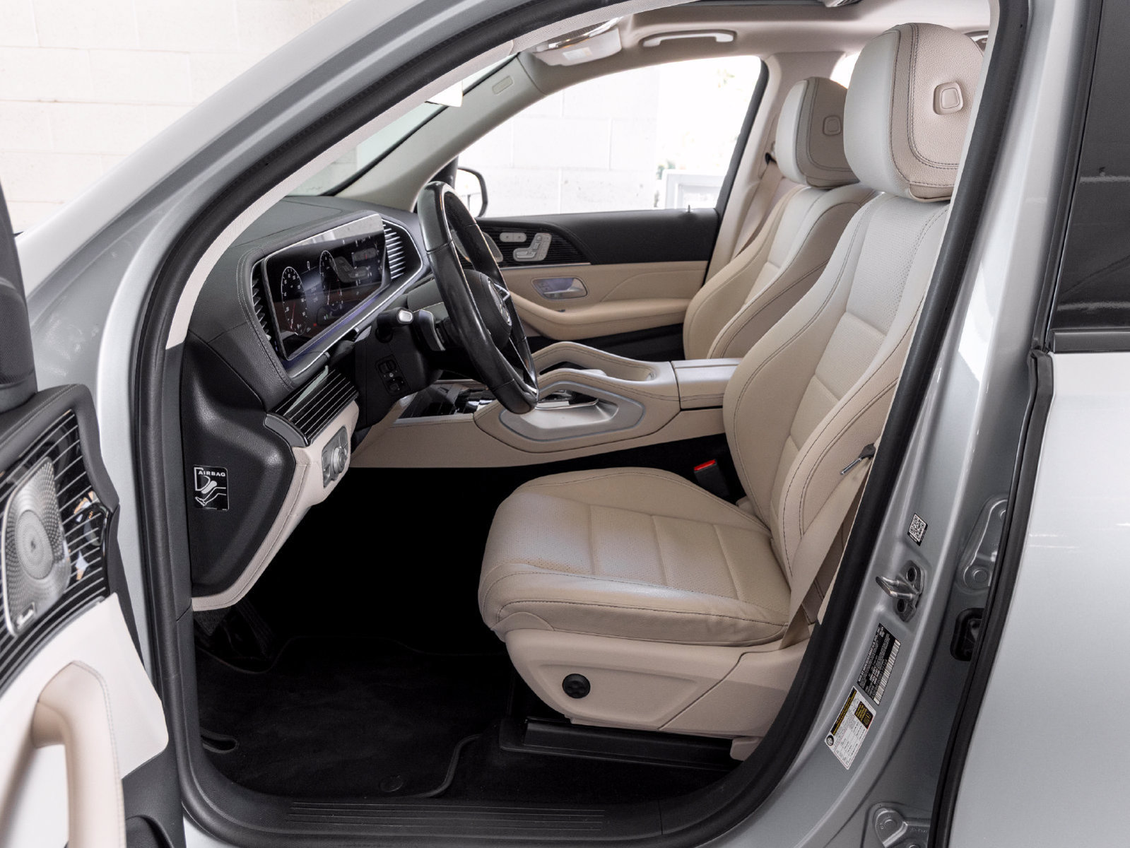 Used 2024 Mercedes-Benz GLE 350 4MATIC image 11