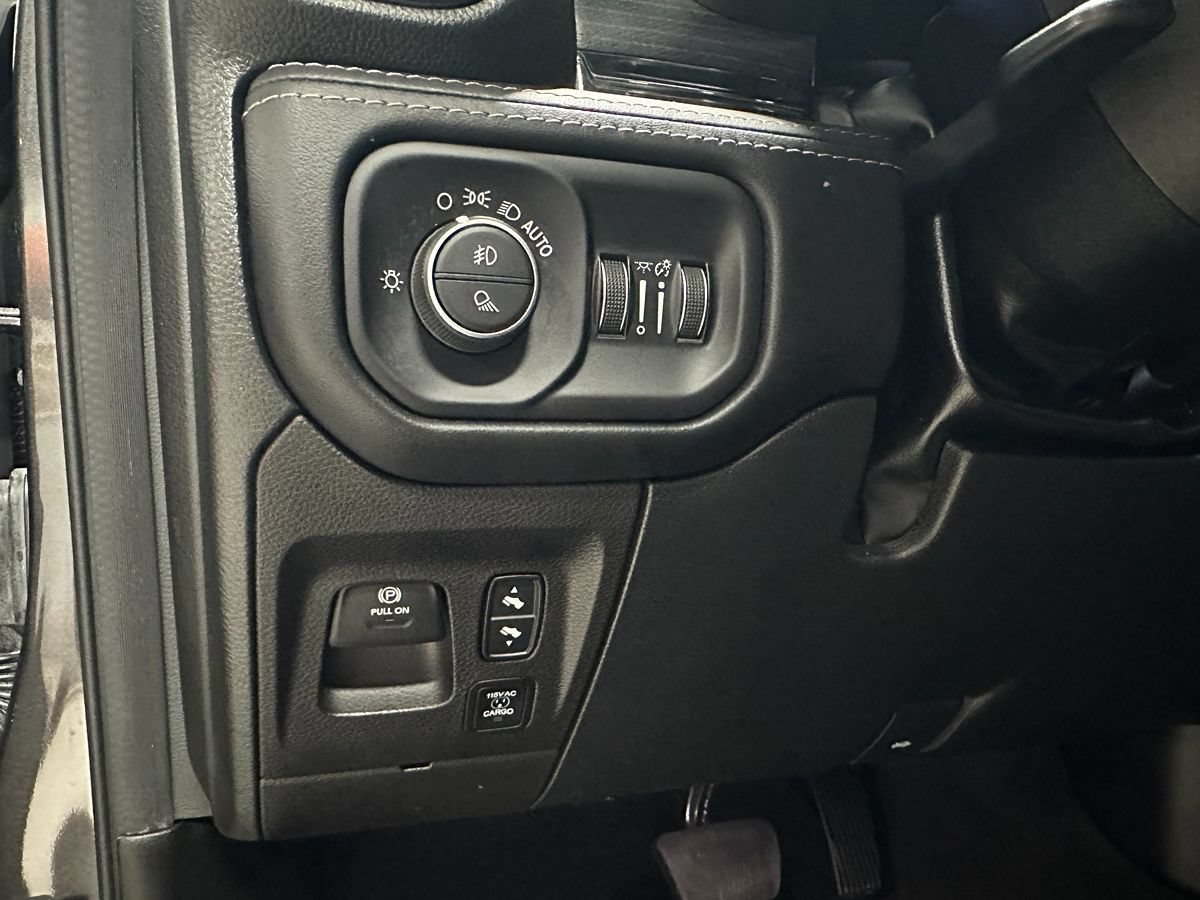 Used 2022 RAM 1500 Limited AWD/4WD image 34