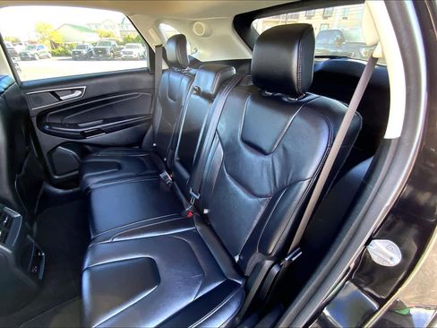 Used 2022 Ford Edge Titanium image 19