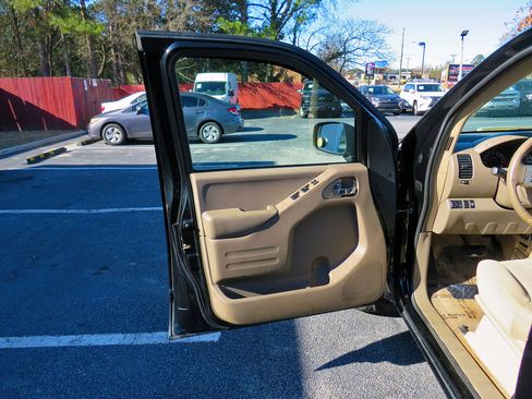 Used 2018 Nissan Frontier SV w/ Value Truck Package image 13