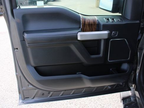 Used 2020 Ford F150 Lariat image 10