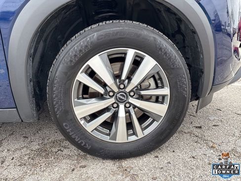 Used 2025 Nissan Pathfinder SL FWD image 41