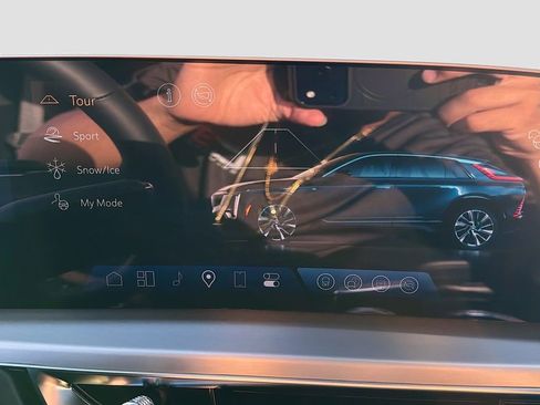 New 2026 Cadillac Lyriq Sport RWD image 29