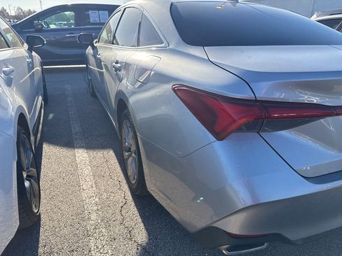 Used 2022 Toyota Avalon XLE image 7