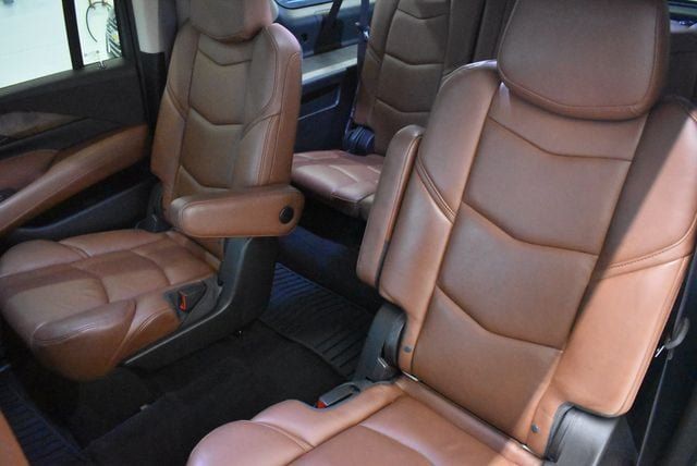 Used 2017 Cadillac Escalade ESV Premium Luxury AWD/4WD image 7