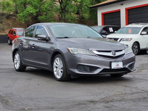 Used 2017 Acura ILX FWD image 7
