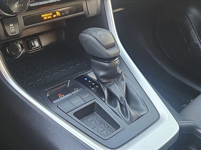Used 2019 Toyota RAV4 XLE FWD image 12