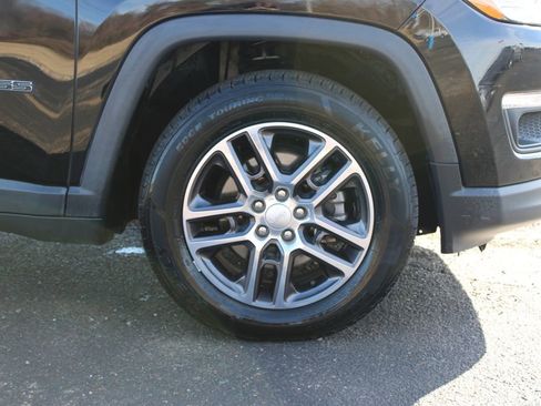 Used 2018 Jeep Compass Latitude w/ Popular Equipment Group image 12