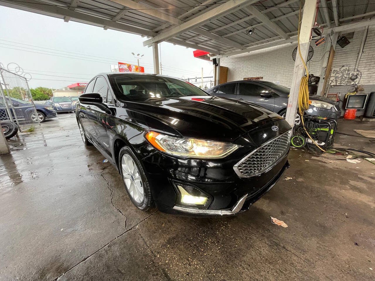 Used 2019 Ford Fusion SE FWD image 18