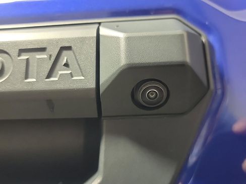 Used 2025 Toyota Tacoma SR5 image 6