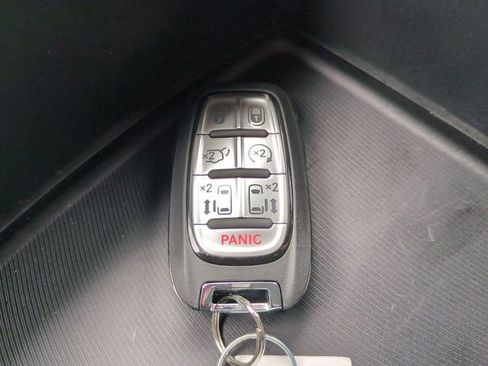 New 2026 Chrysler Pacifica Select image 30