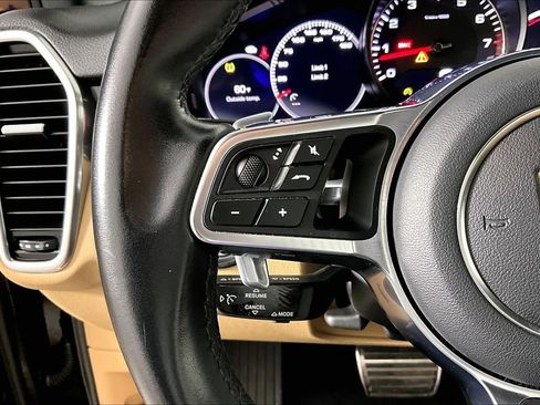 Used 2019 Porsche Cayenne S image 22