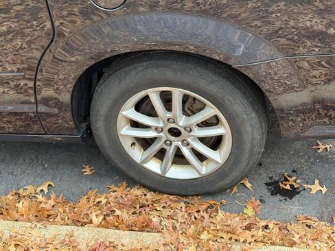 Used 2013 Dodge Grand Caravan SXT w/ UConnect Hands-Free Group image 5