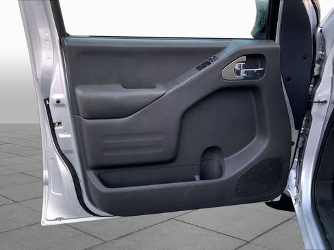 Used 2017 Nissan Frontier Desert Runner RWD image 19