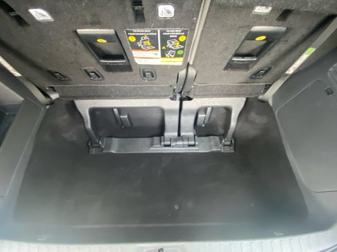 Used 2024 Toyota Sienna XLE FWD image 24