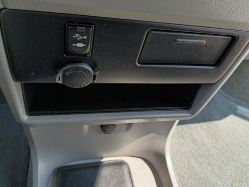 Used 2017 Toyota Sienna LE image 31