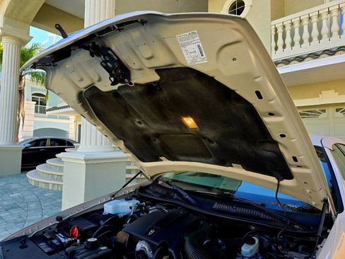 Used 2003 Lincoln Town Car Cartier image 71