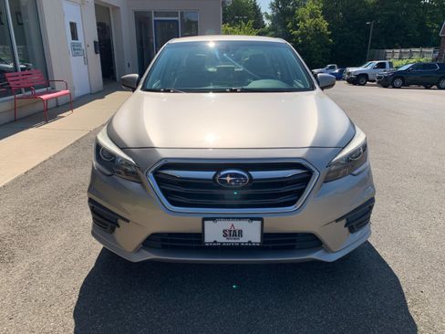 Used 2019 Subaru Legacy 2.5i Premium AWD/4WD image 2