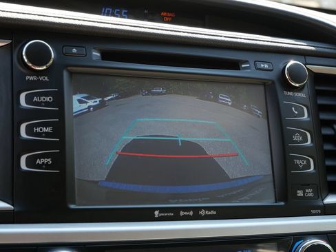 Used 2018 Toyota Highlander XLE AWD/4WD image 28