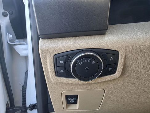 Used 2018 Ford F150 XLT image 12
