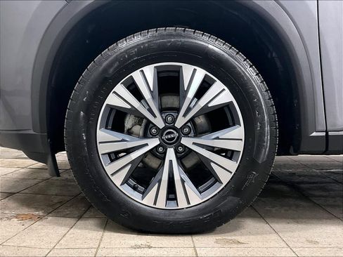 Used 2022 Nissan Rogue SV image 7