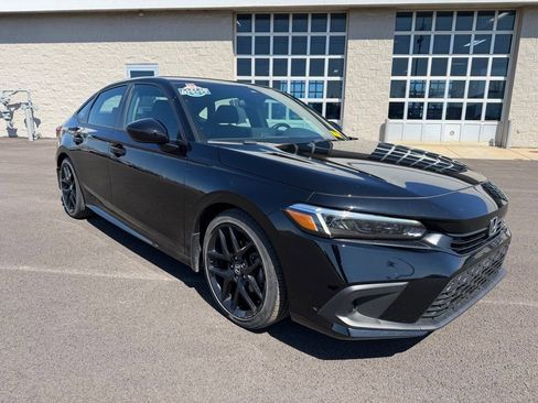 Used 2023 Honda Civic Sport image 3