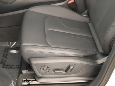 New 2025 Audi Q3 2.0T Premium image 25