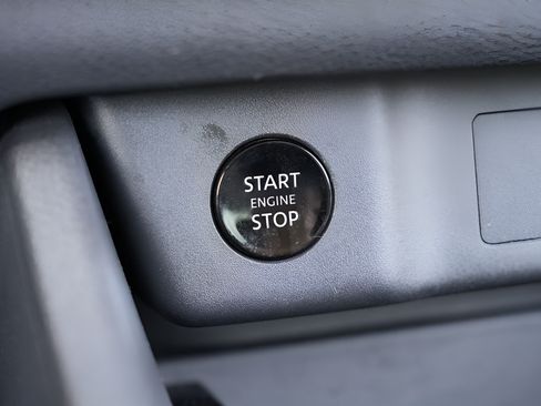 Used 2024 Nissan Rogue SV AWD/4WD image 29