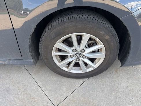 Used 2025 Toyota Camry LE w/ Convenience Package image 9